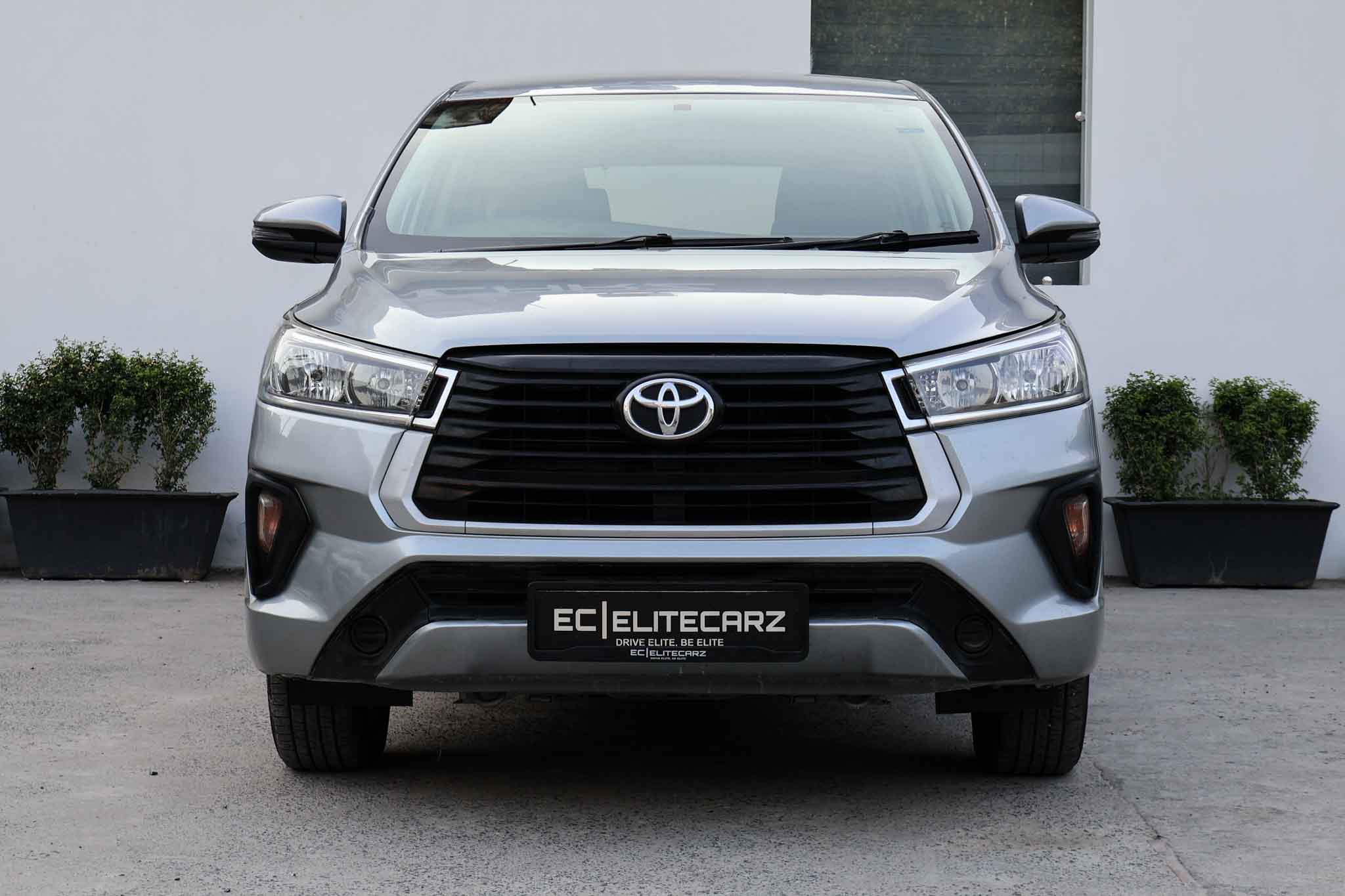 2022 Toyota Innova Crysta 2.4 G  MT