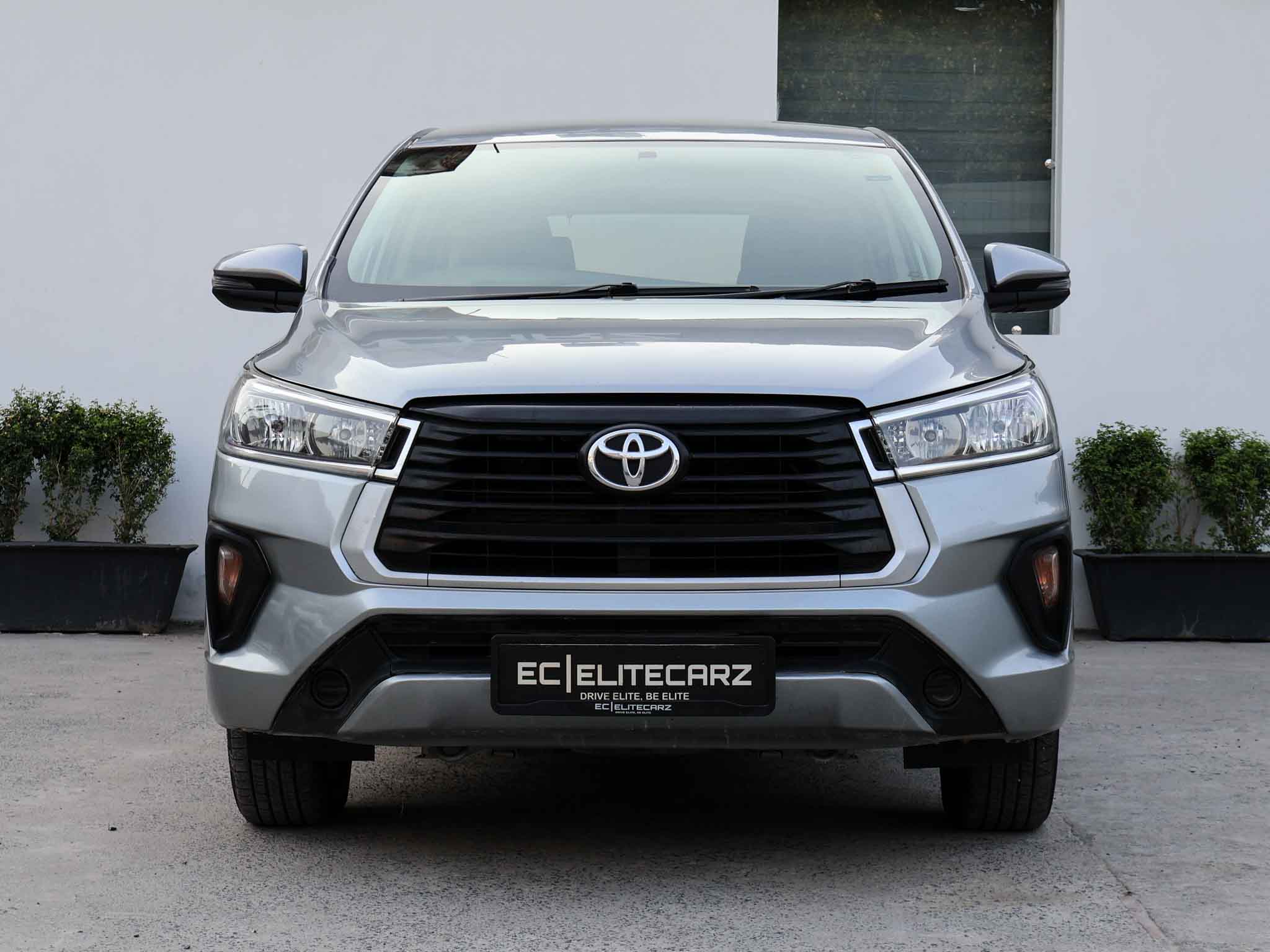 2022 Toyota Innova Crysta 2.4 G  MT