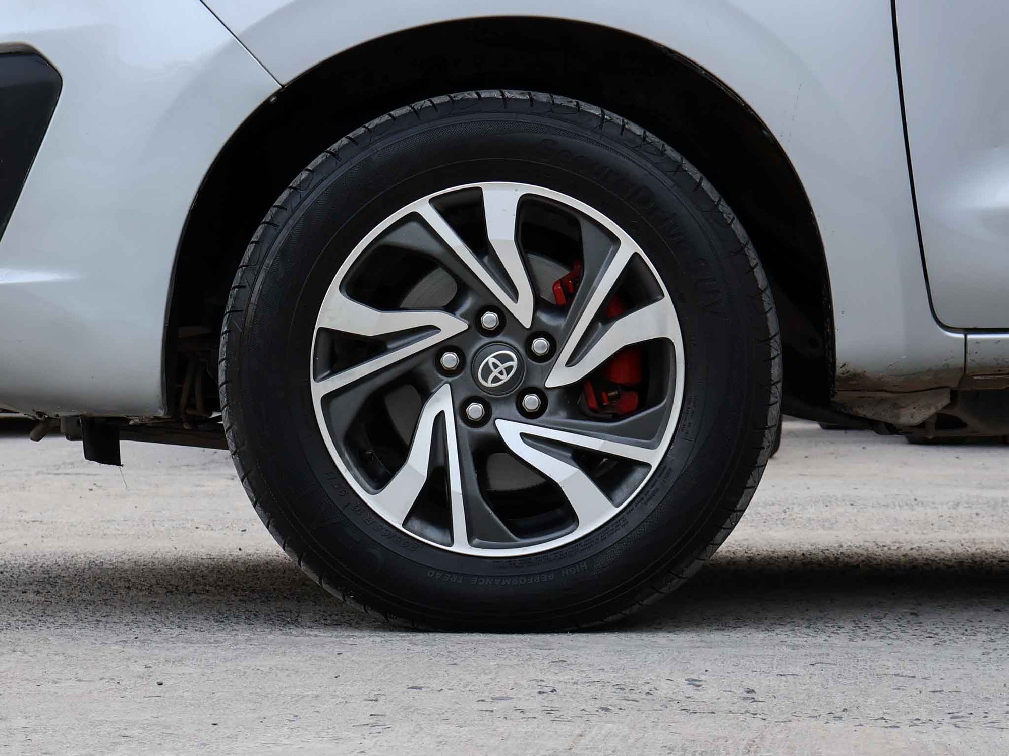 2022 Toyota Innova Crysta 2.4 G  MT