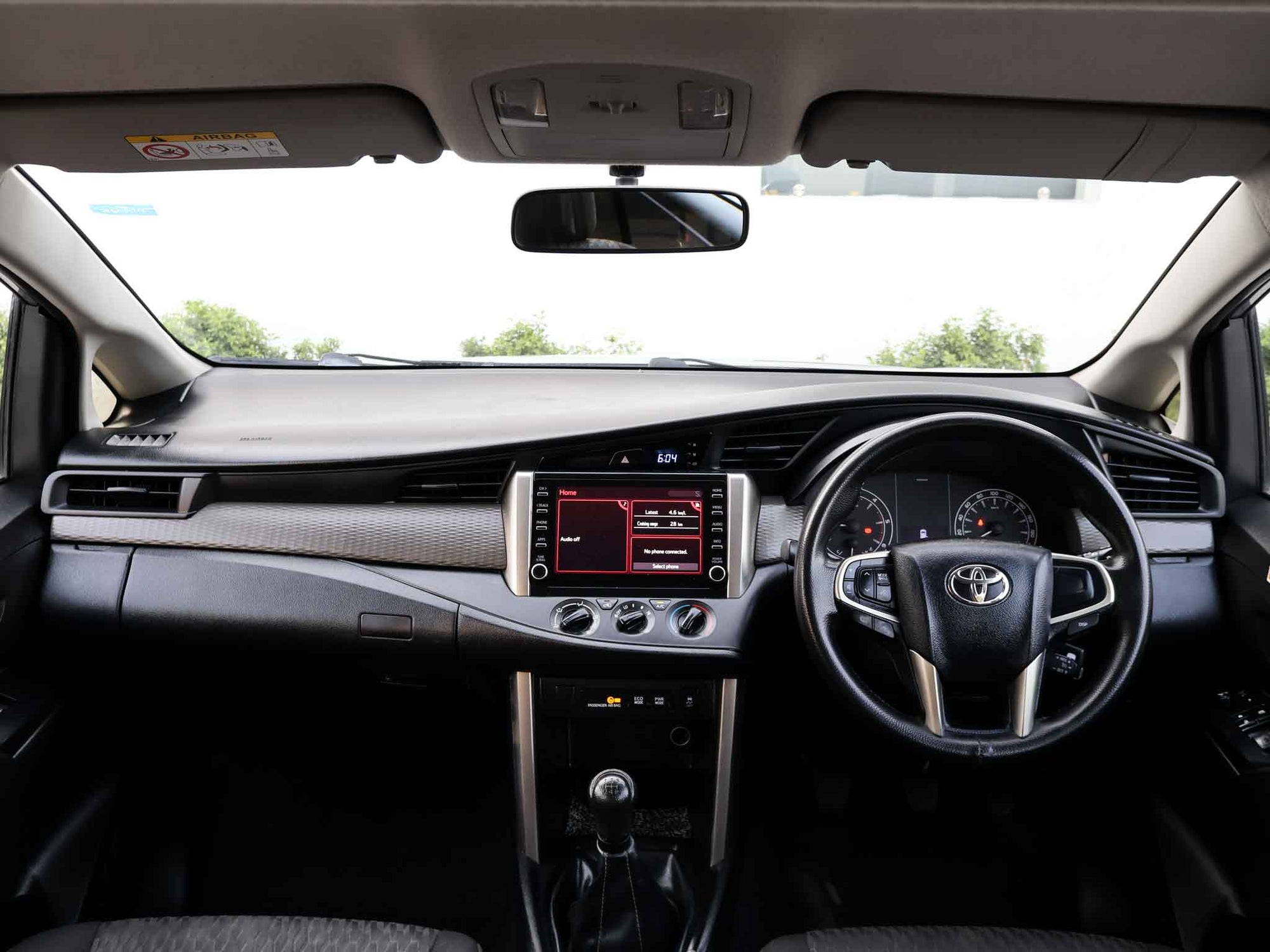 2022 Toyota Innova Crysta 2.4 G  MT