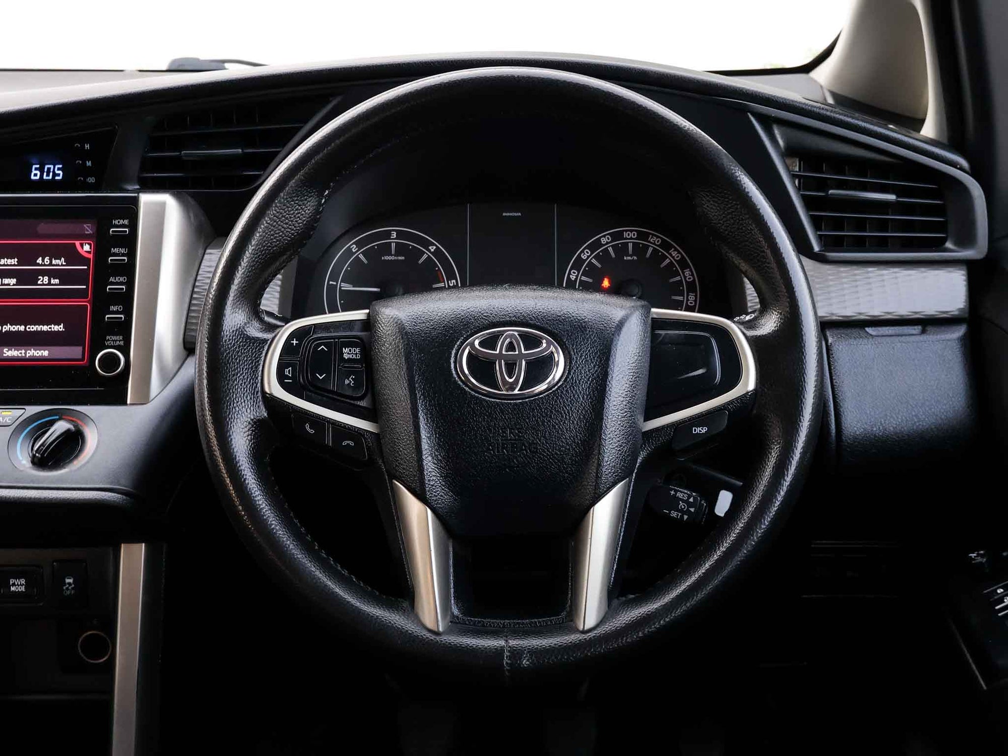 2022 Toyota Innova Crysta 2.4 G  MT