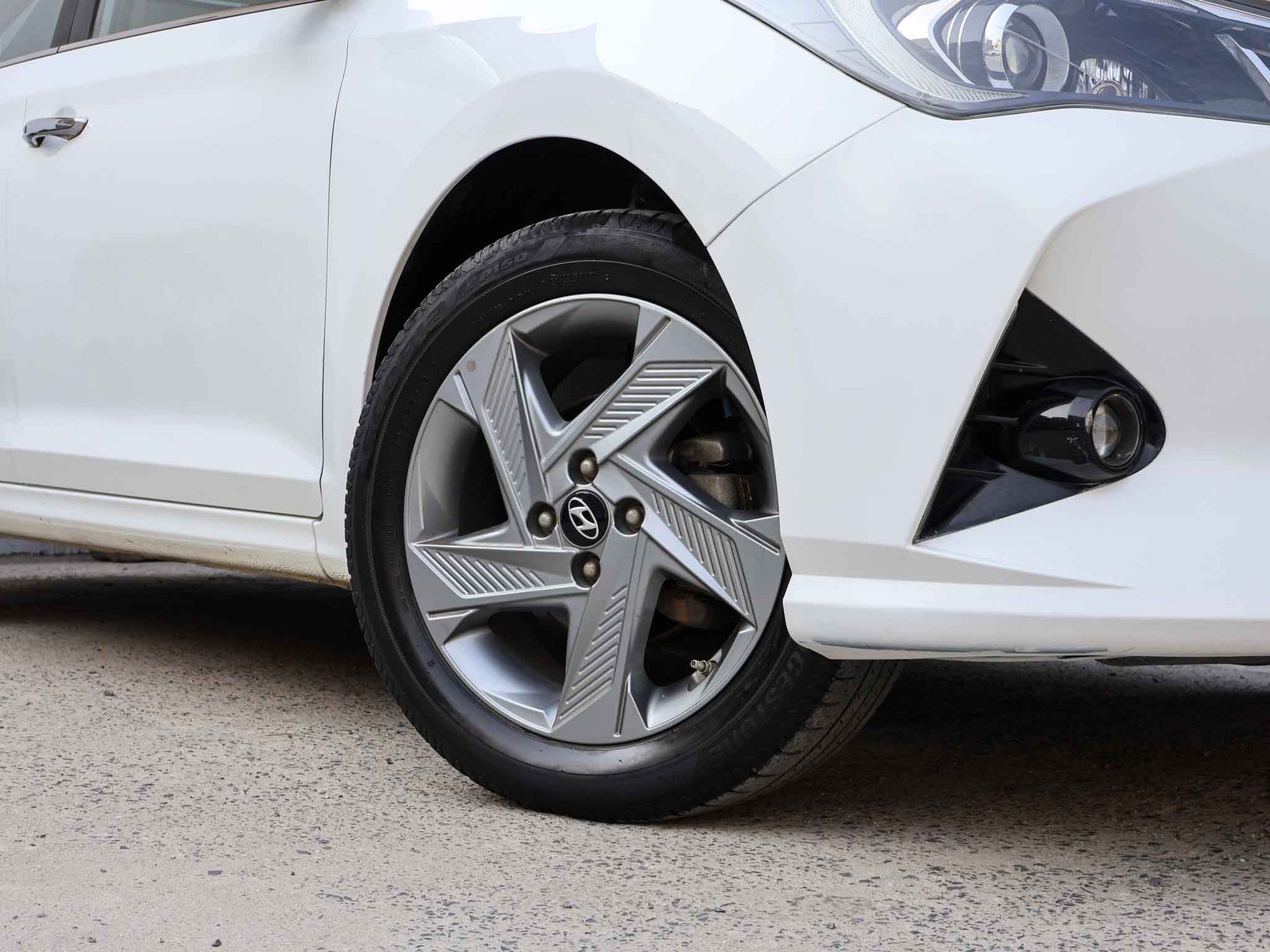 Hyundai Verna SX 1.5 MPI MT