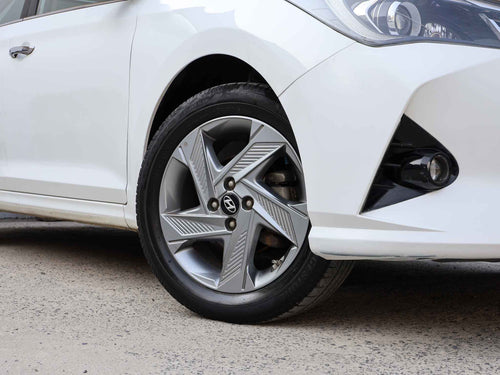 Hyundai Verna SX 1.5 MPI MT
