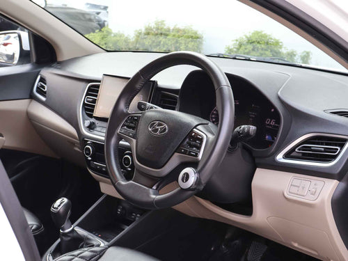 Hyundai Verna SX 1.5 MPI MT