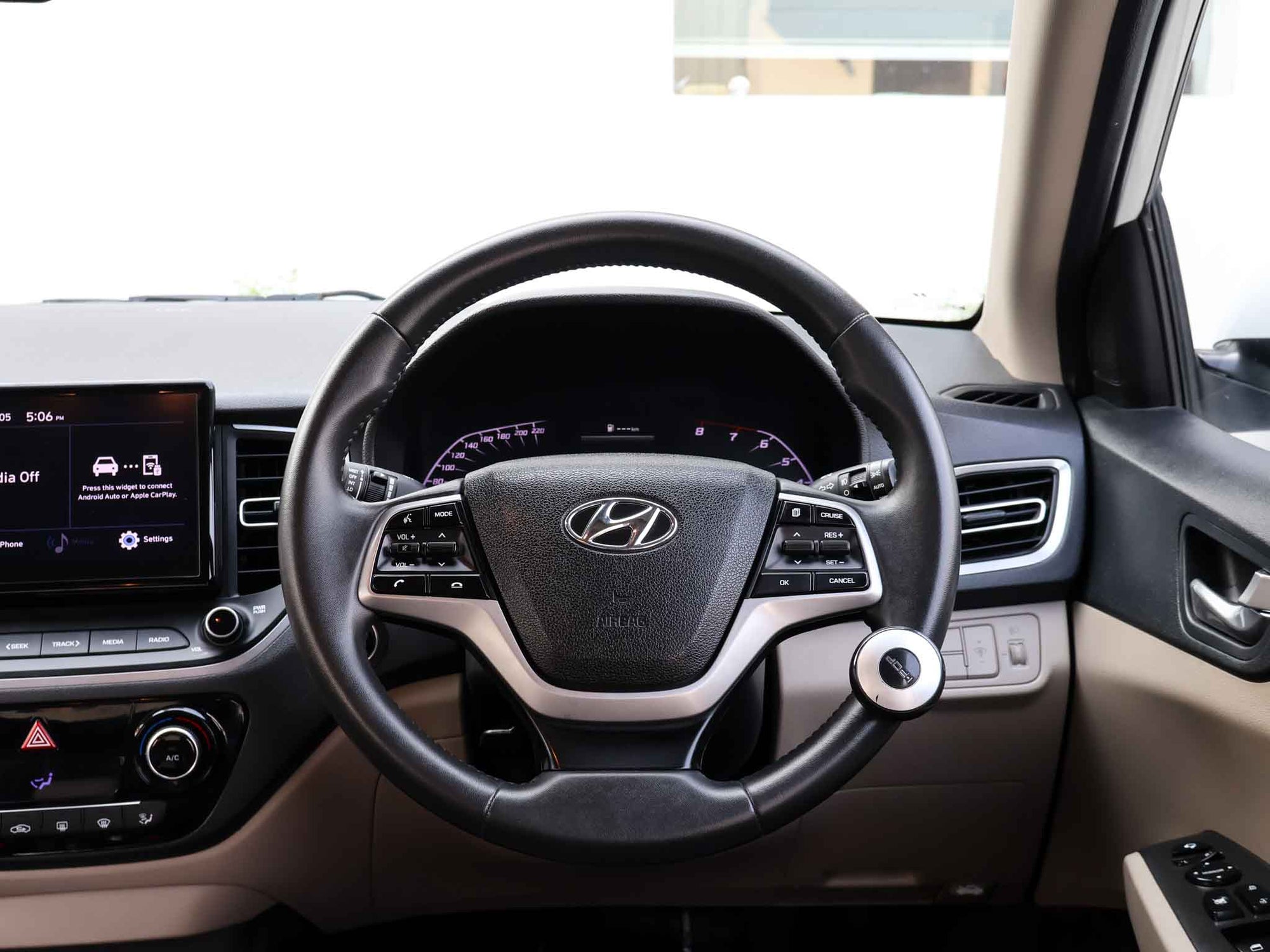 Hyundai Verna SX 1.5 MPI MT
