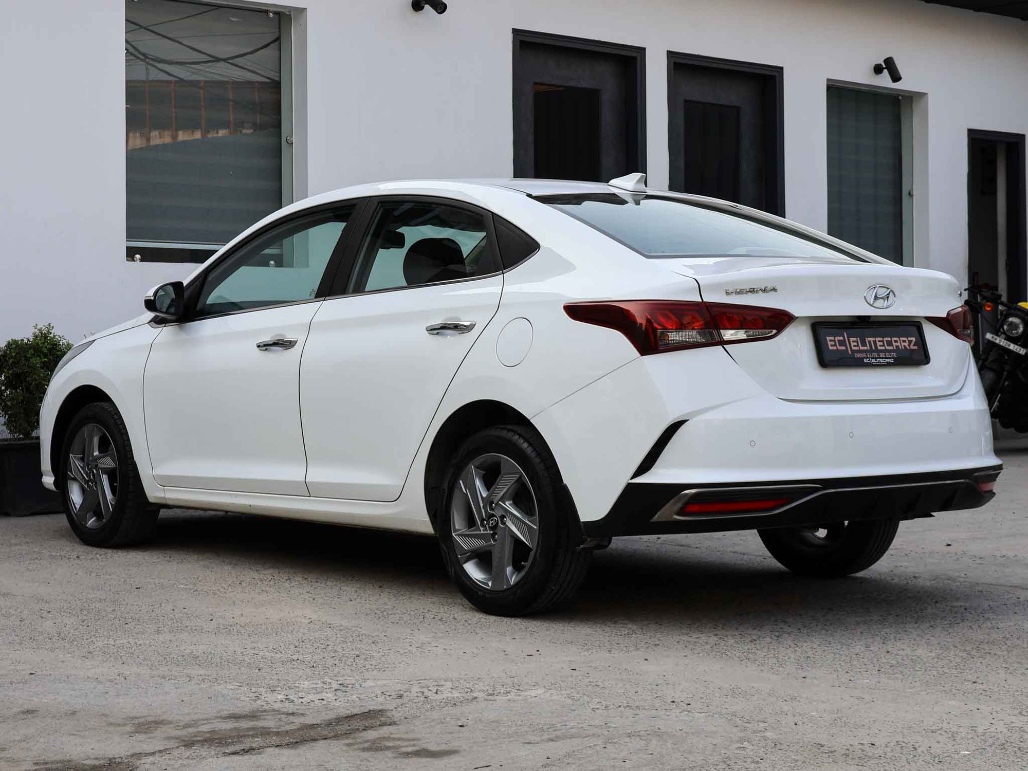 Hyundai Verna SX 1.5 MPI MT