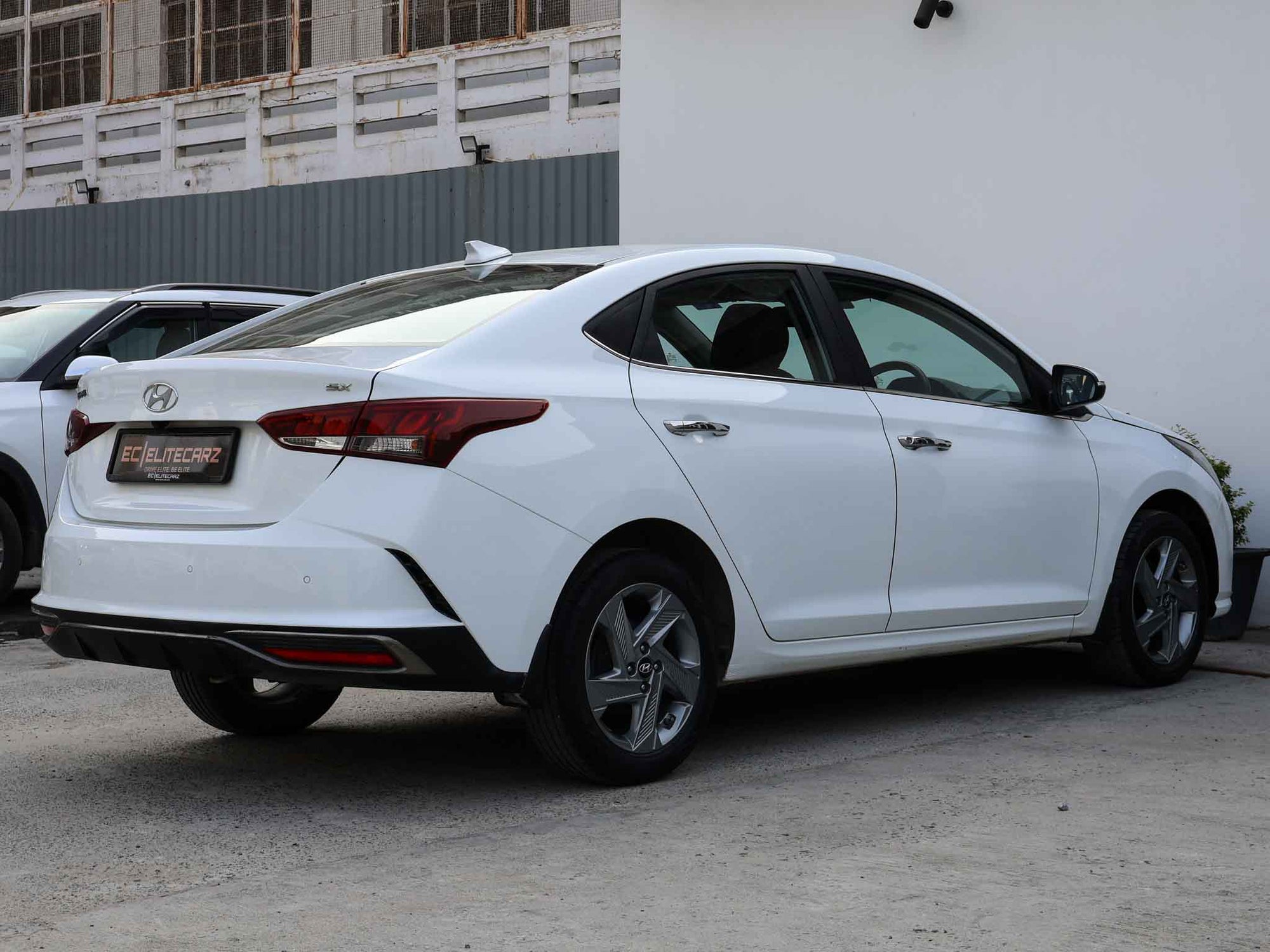 Hyundai Verna SX 1.5 MPI MT