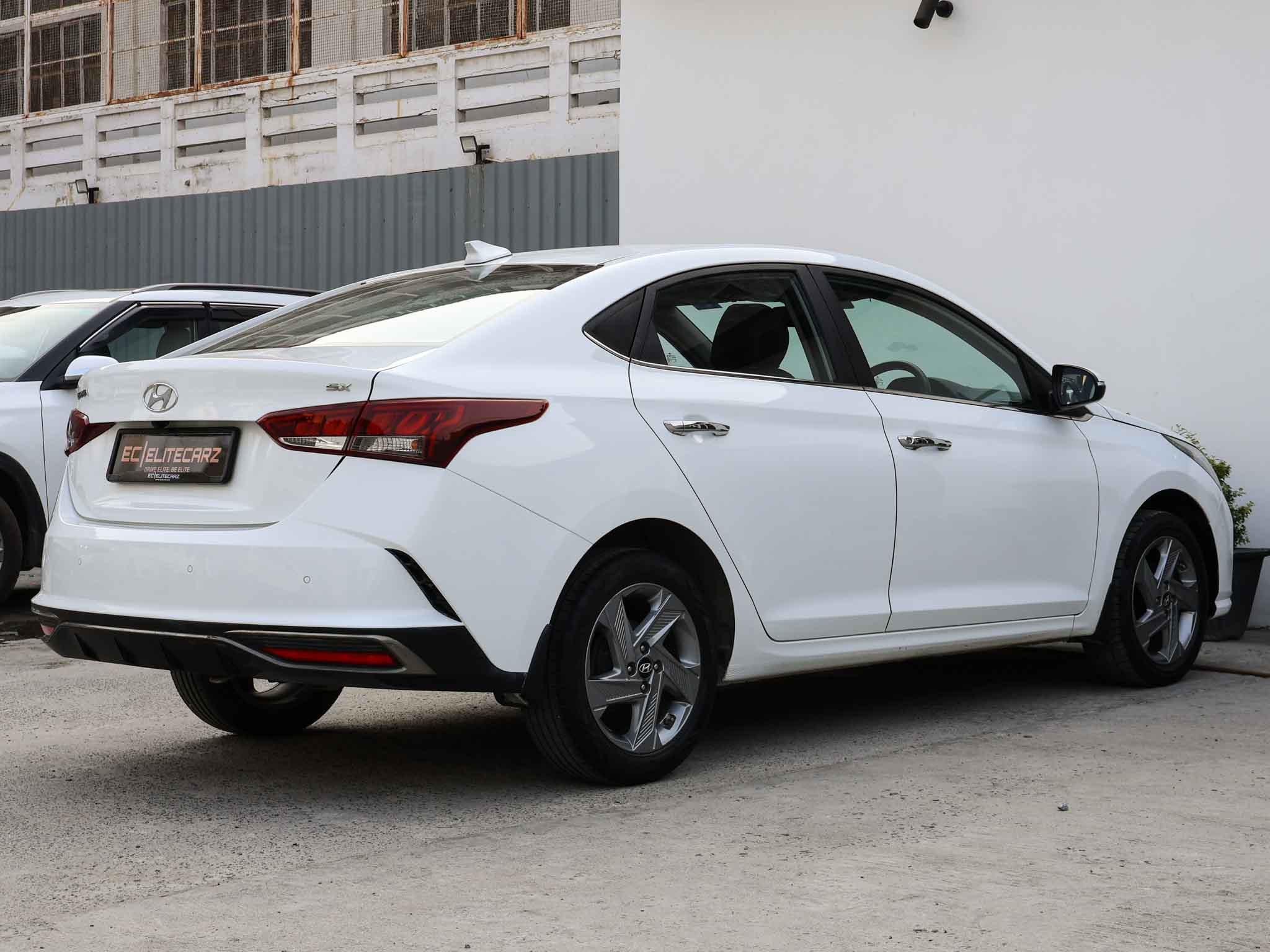 Hyundai Verna SX 1.5 MPI MT