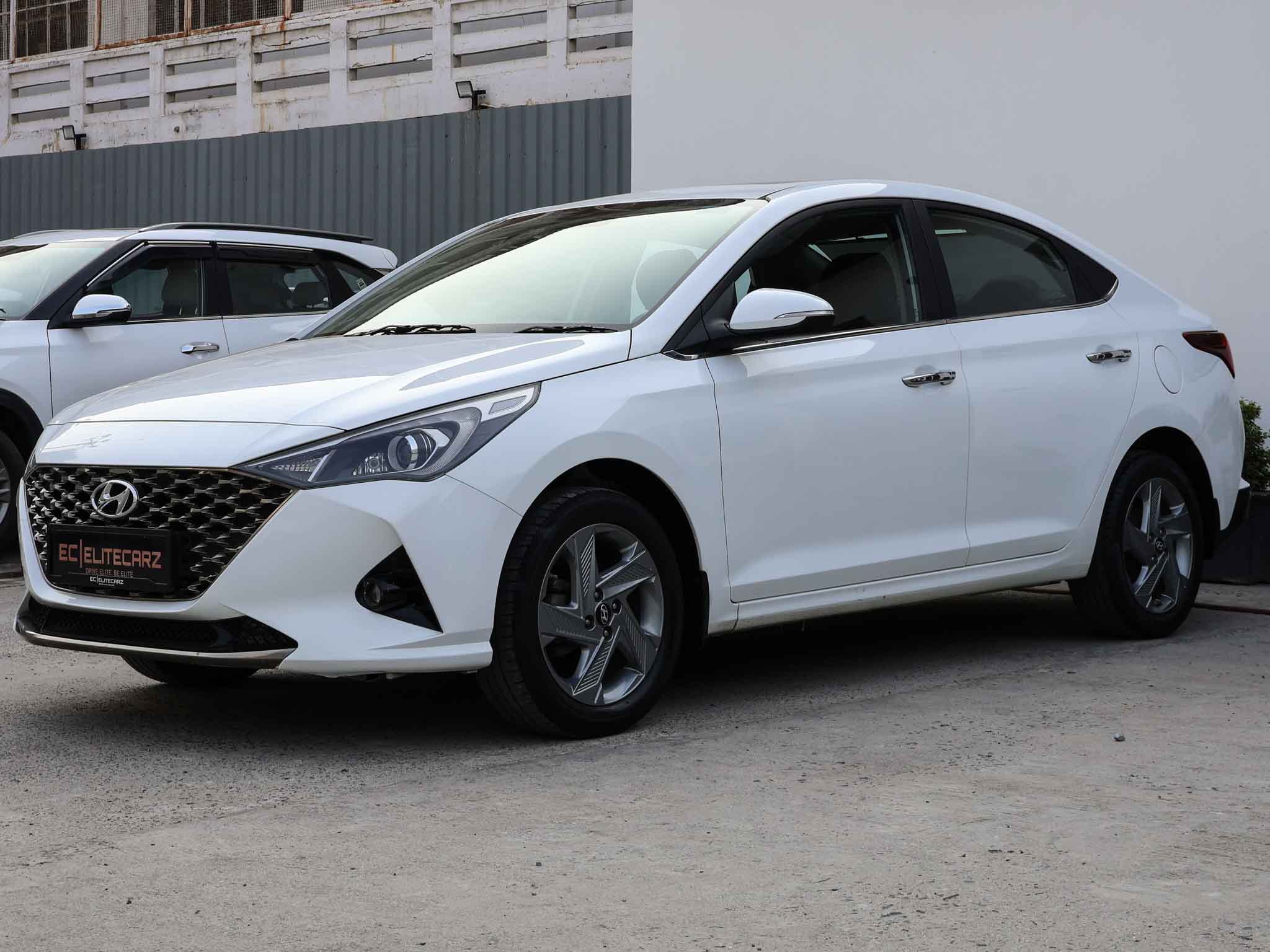 Hyundai Verna SX 1.5 MPI MT