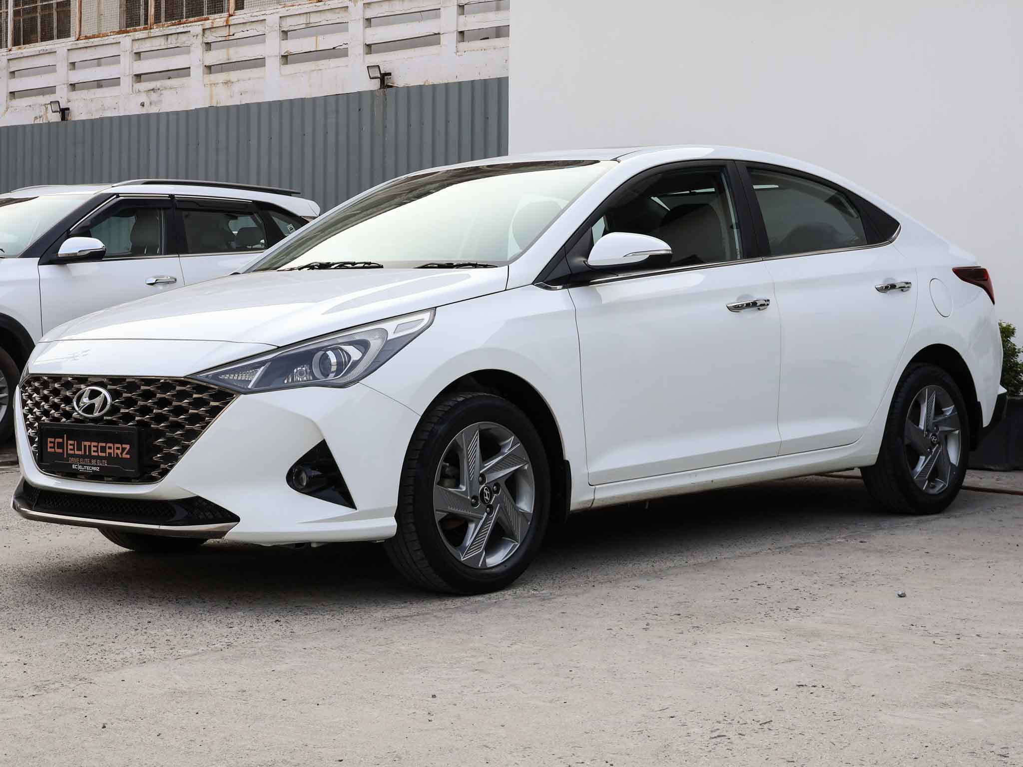 Hyundai Verna SX 1.5 MPI MT