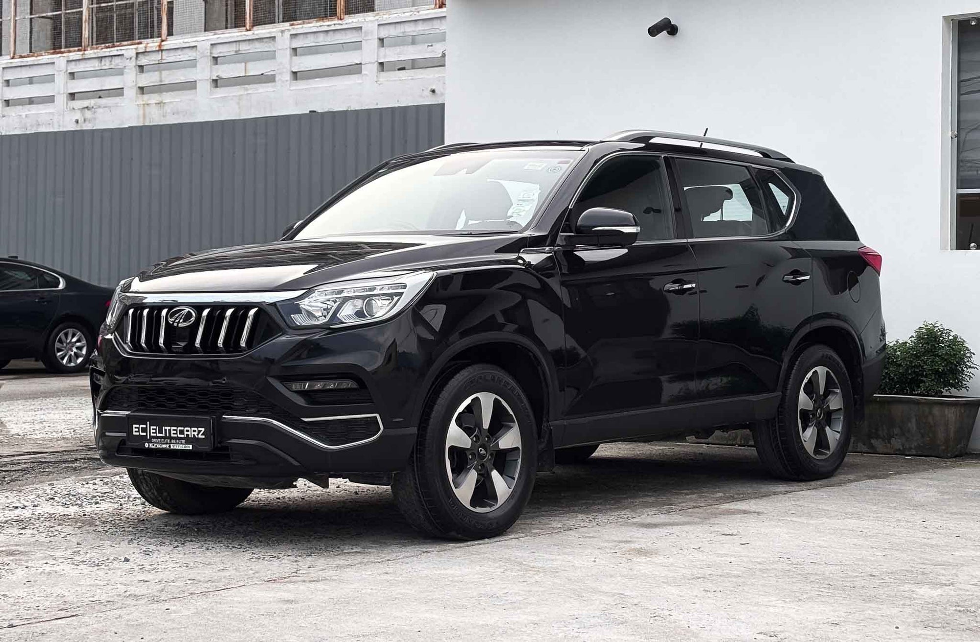 2019 Mahindra Alturas G4 4WD