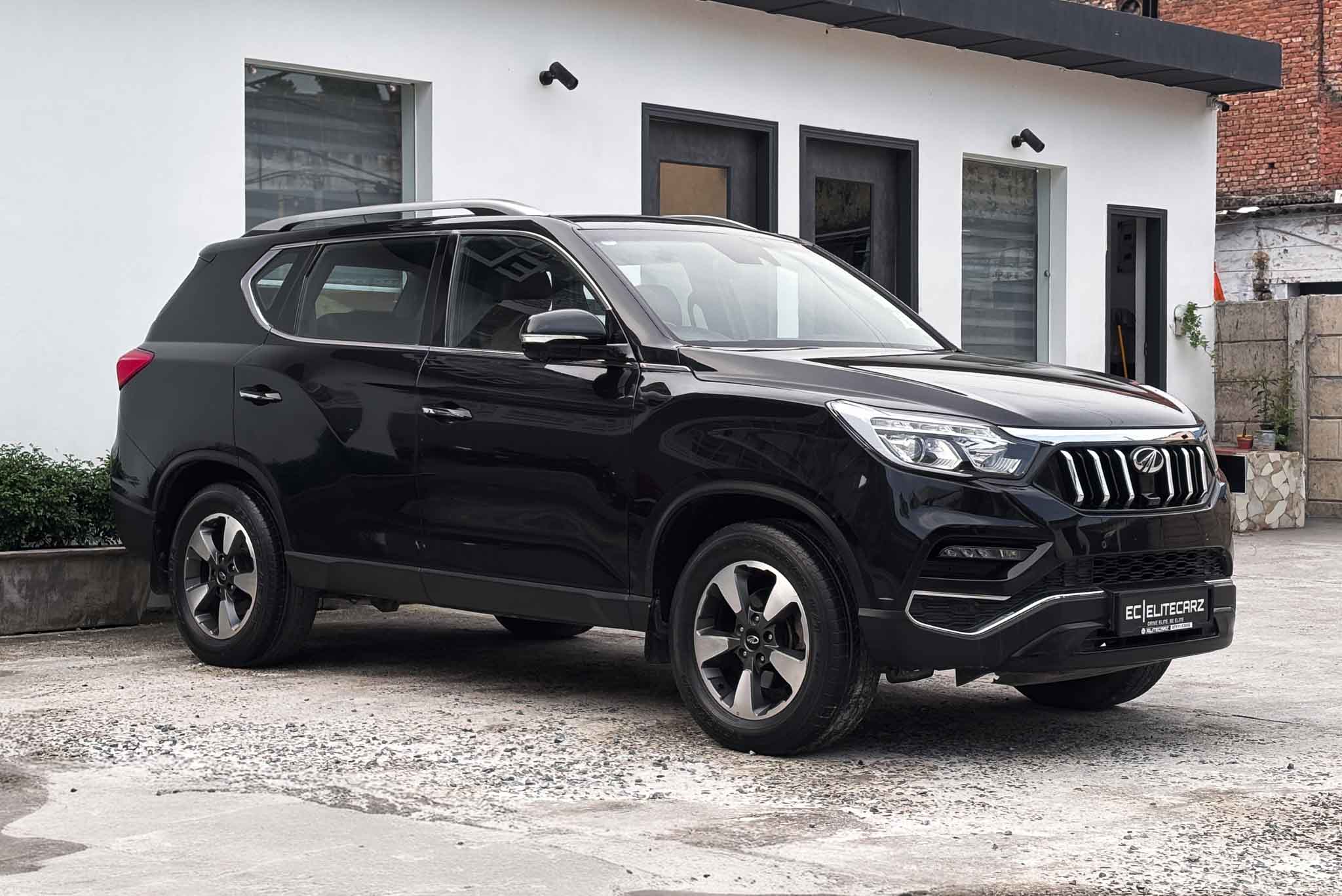 2019 Mahindra Alturas G4 4WD