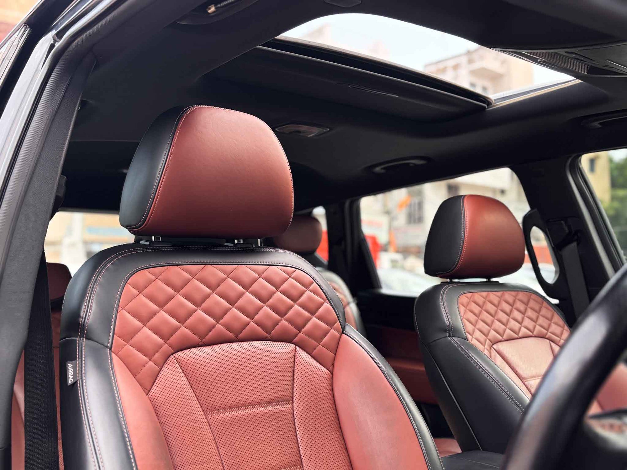 2019 Mahindra Alturas G4 4WD