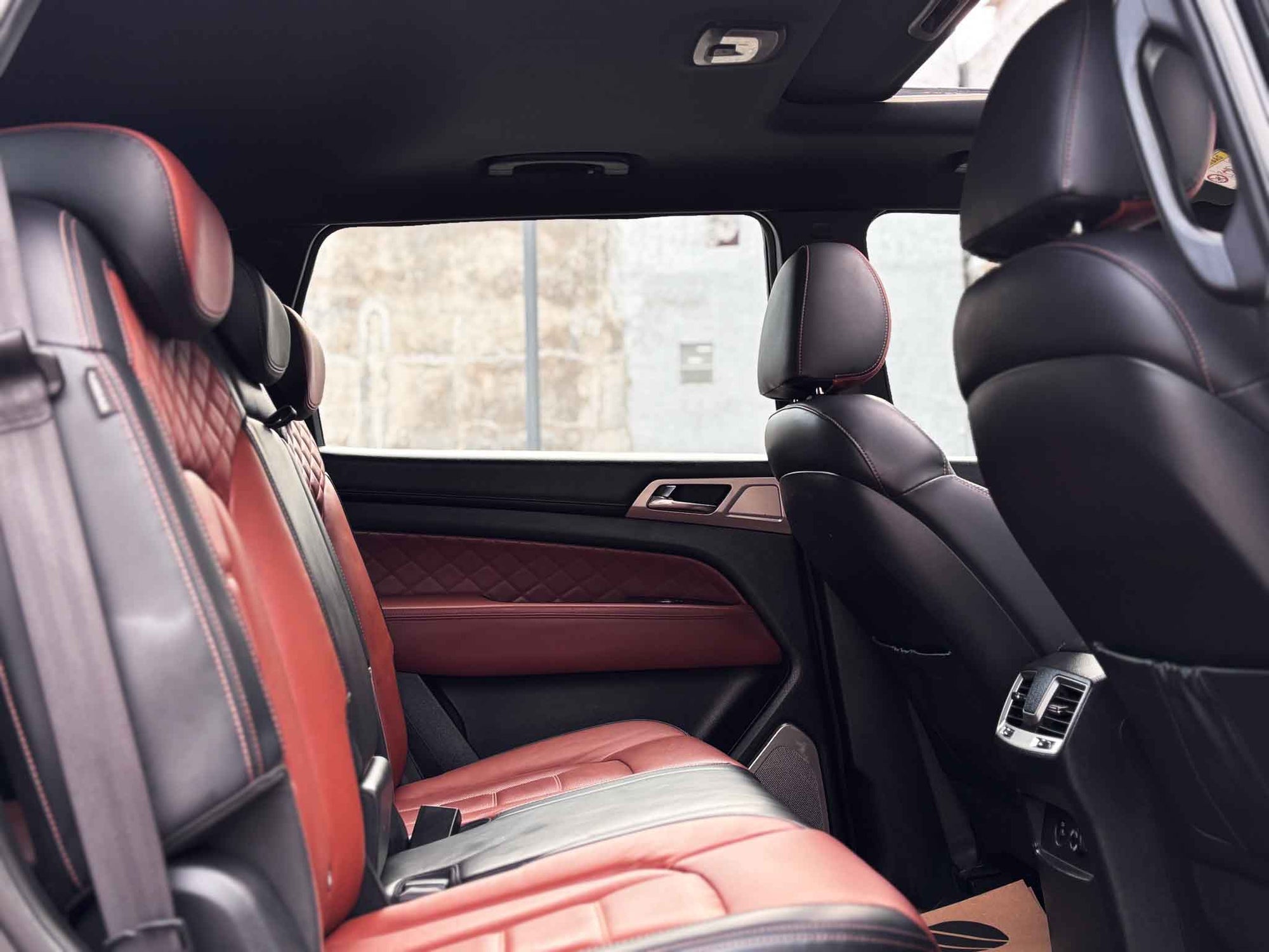 2019 Mahindra Alturas G4 4WD