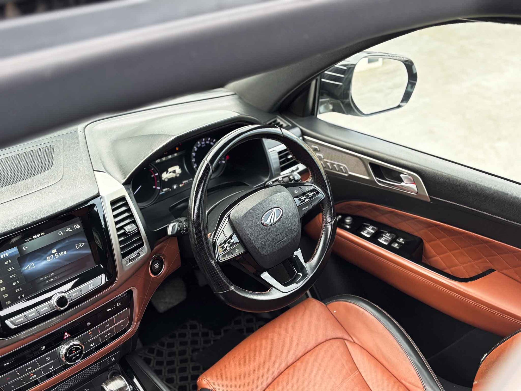 2019 Mahindra Alturas G4 4WD