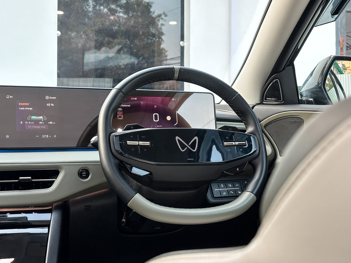 2025 Mahindra XEV 9E THREE B79