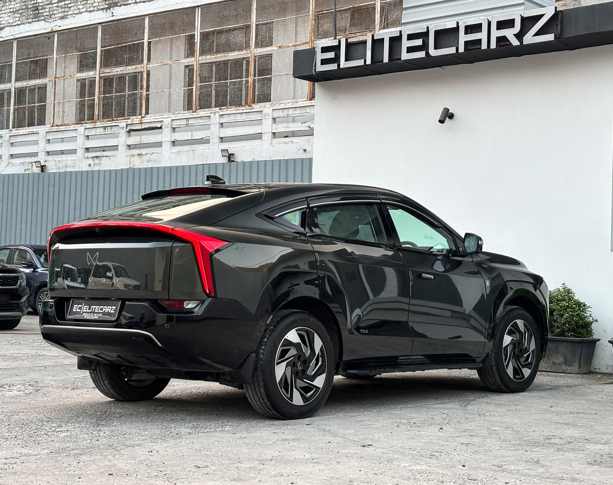 2025 Mahindra XEV 9E THREE B79