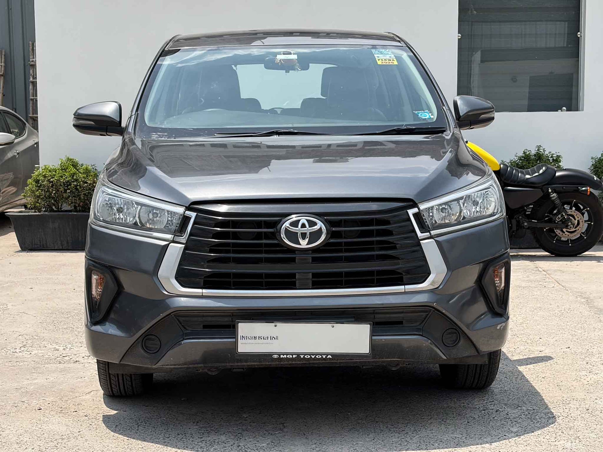 Toyota Innova Crysta 2.7 G AT