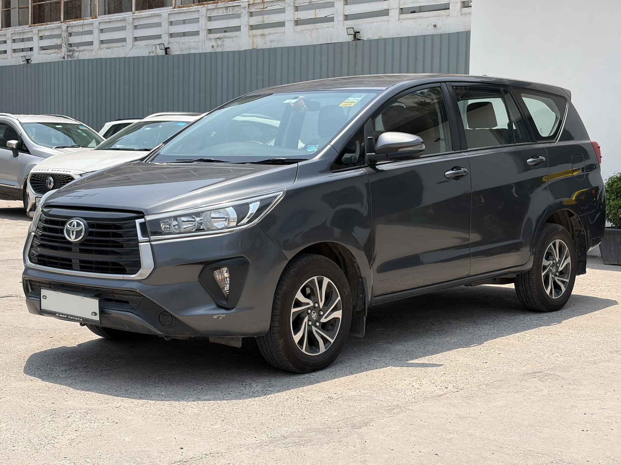 Toyota Innova Crysta 2.7 G AT