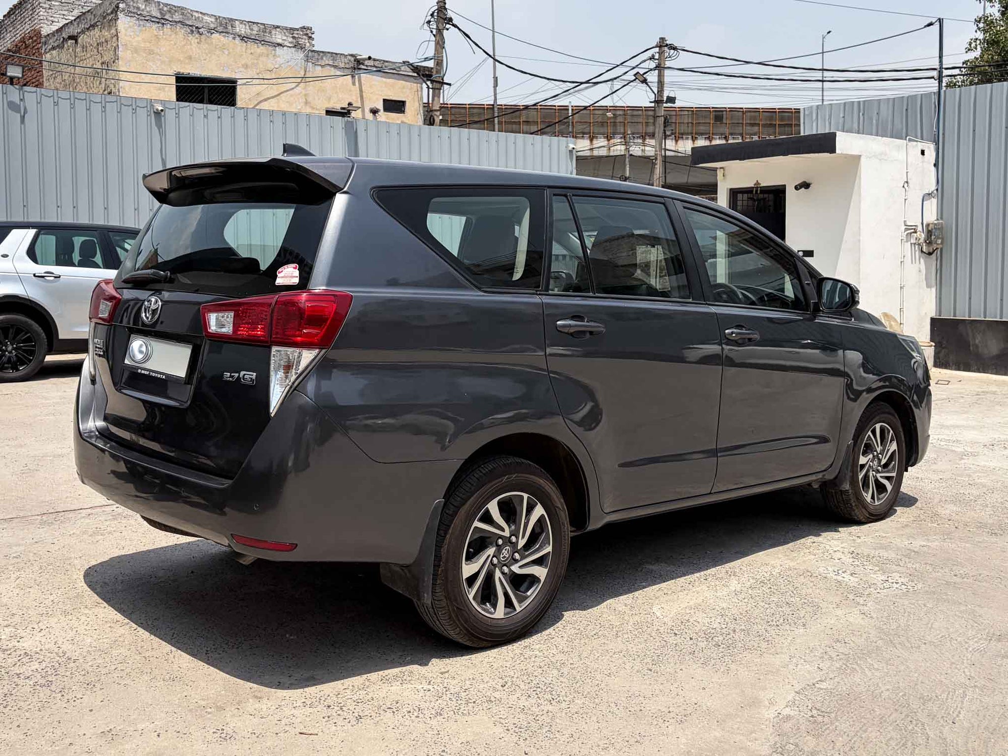 Toyota Innova Crysta 2.7 G AT