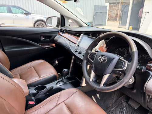 Toyota Innova Crysta 2.7 G AT