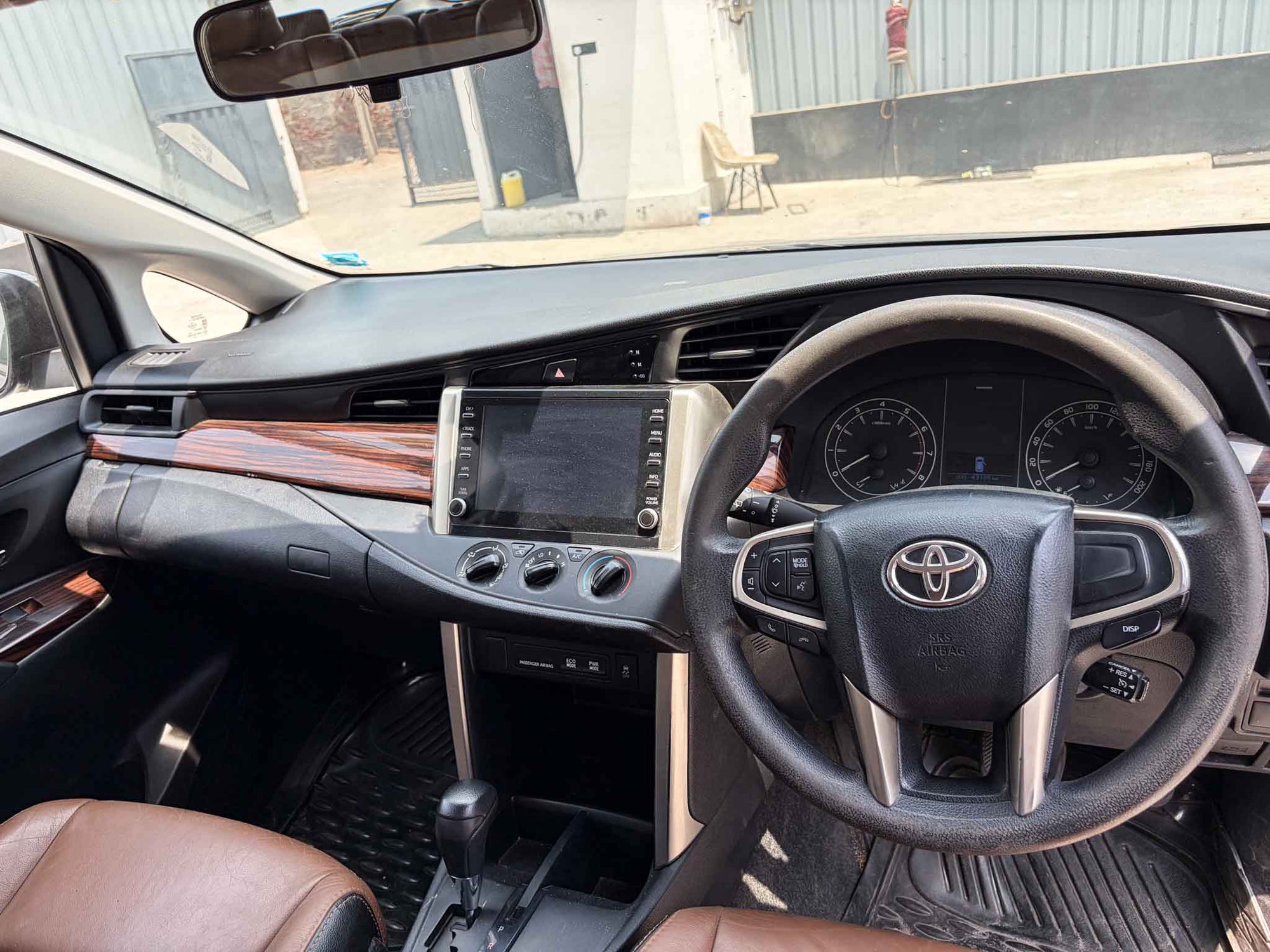Toyota Innova Crysta 2.7 G AT