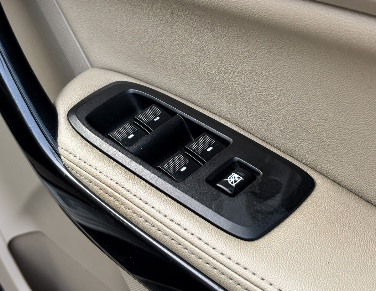 2023 Ford Endeavour Titanium Plus 2.0 4WD AT
