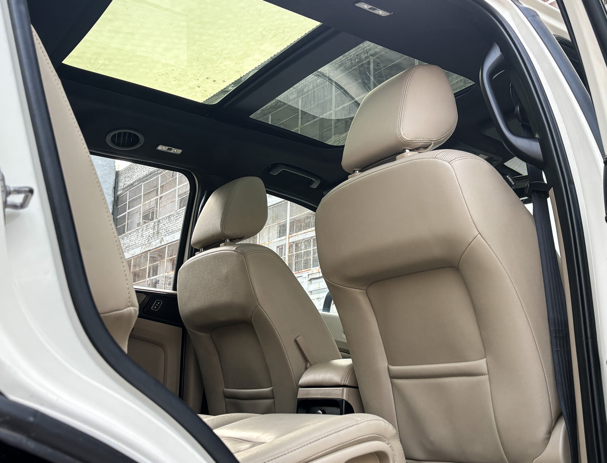 2023 Ford Endeavour Titanium Plus 2.0 4WD AT