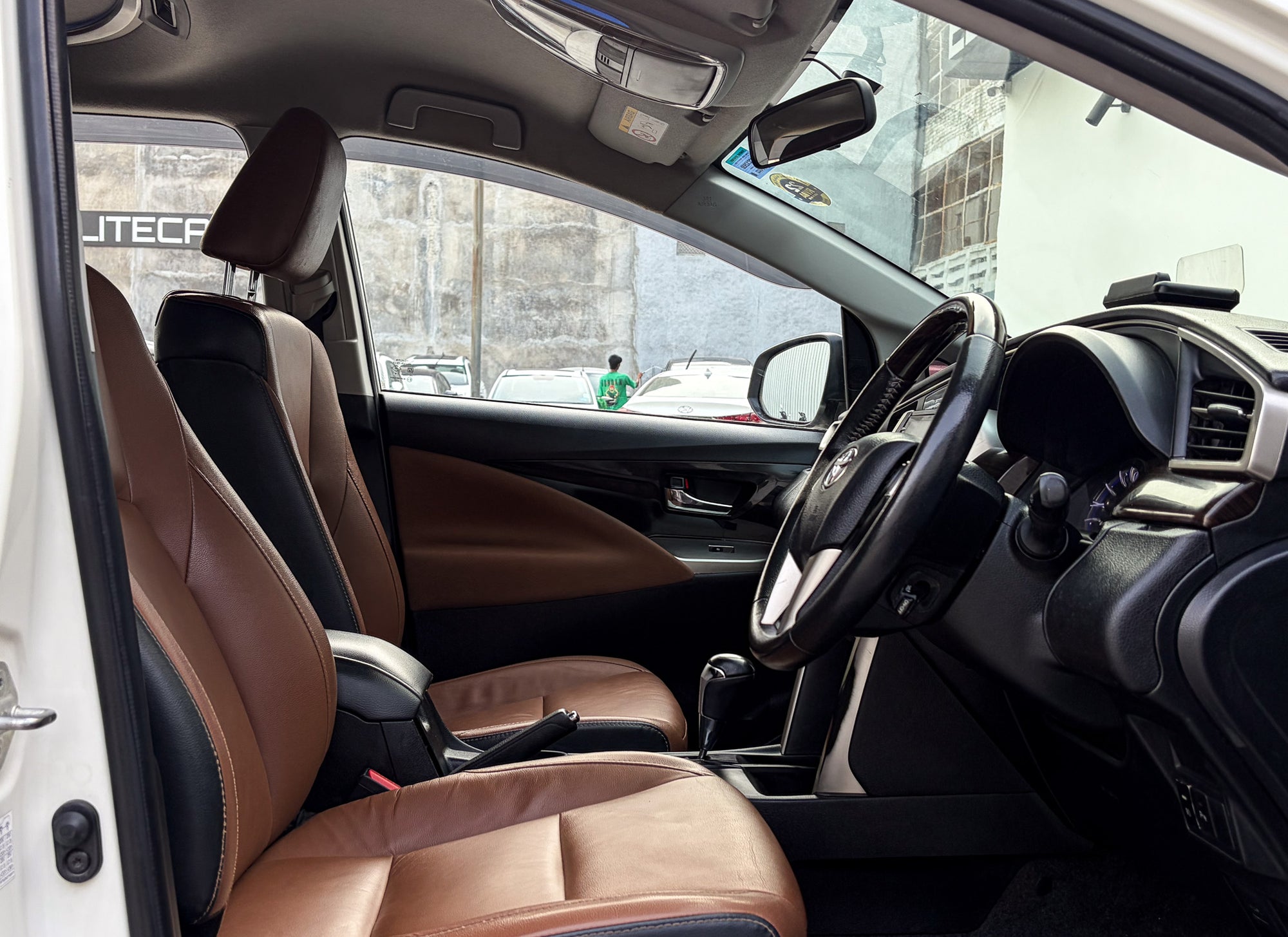 2022 Toyota Innova Crysta ZX 2.7 AT