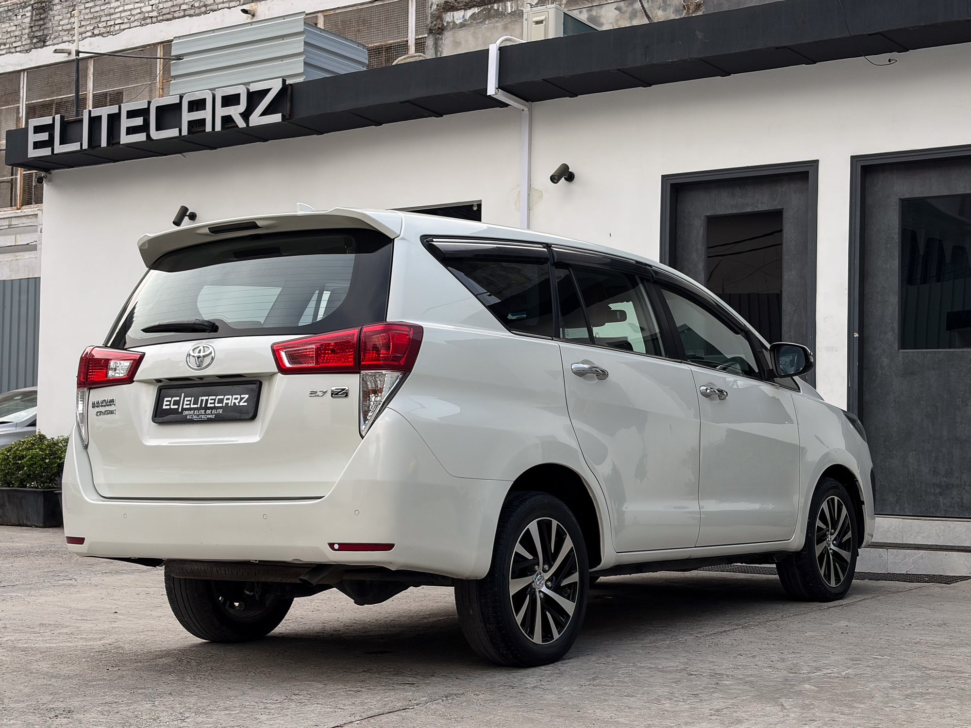 2022 Toyota Innova Crysta ZX 2.7 AT