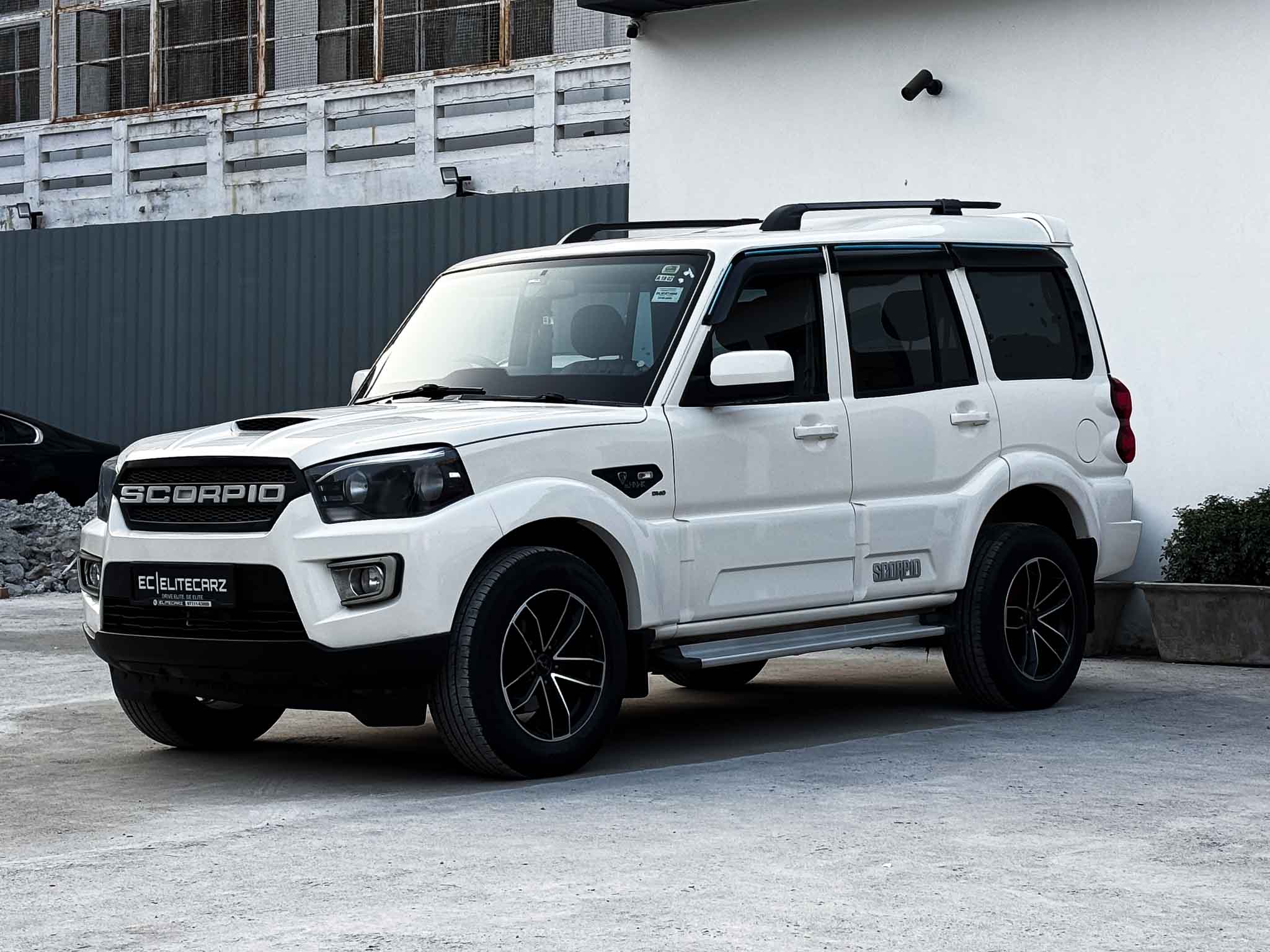2020 Mahindra scorpio S5