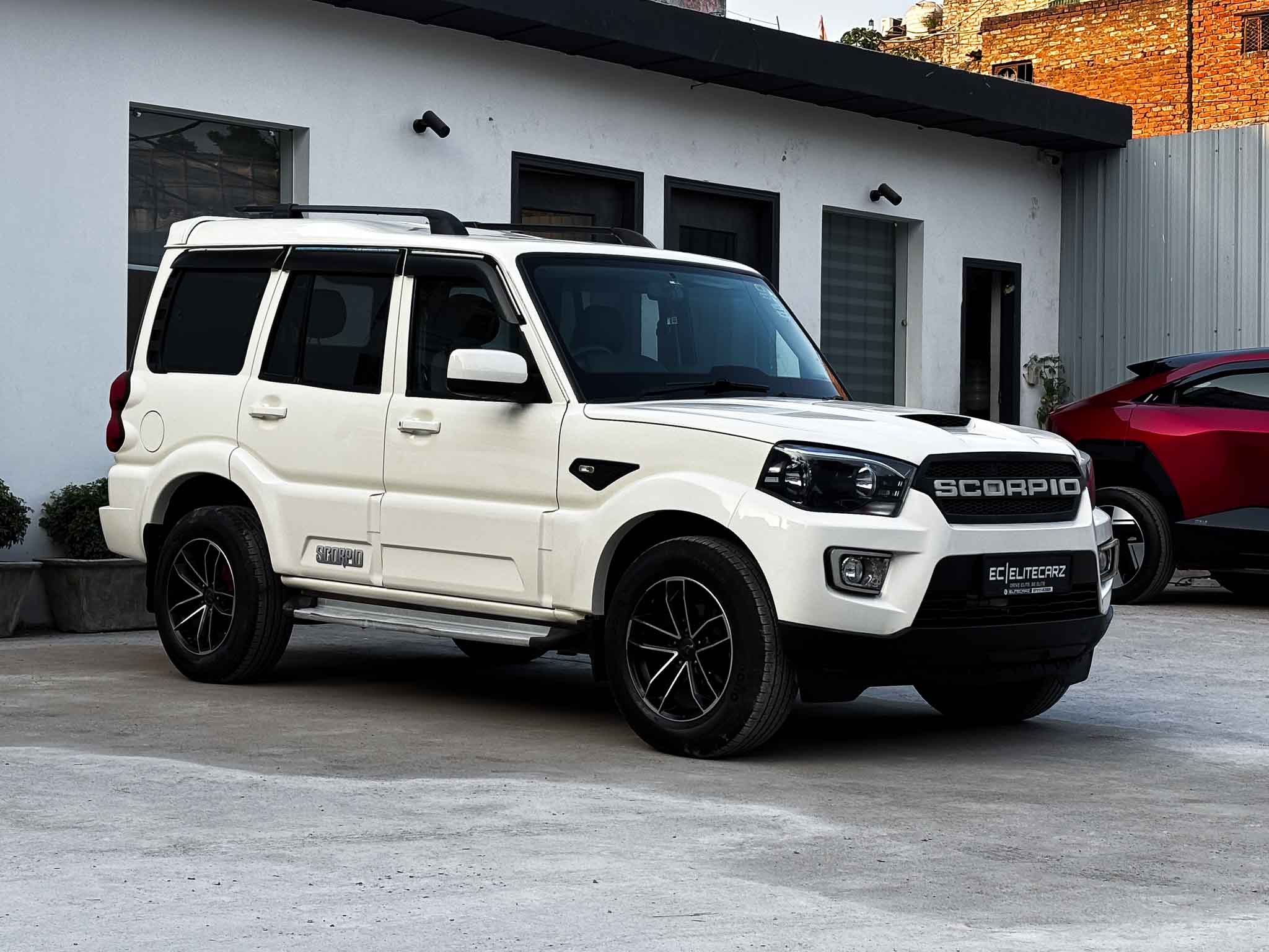 2020 Mahindra scorpio S5