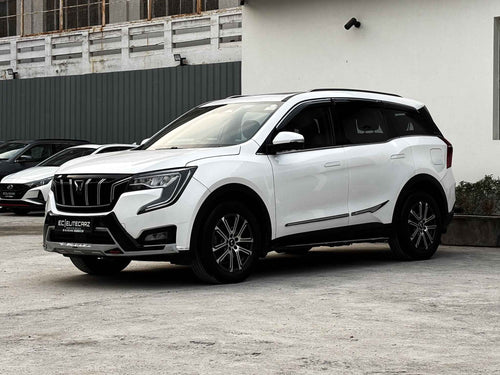 2024 Mahindra XUV700 AX7L AT