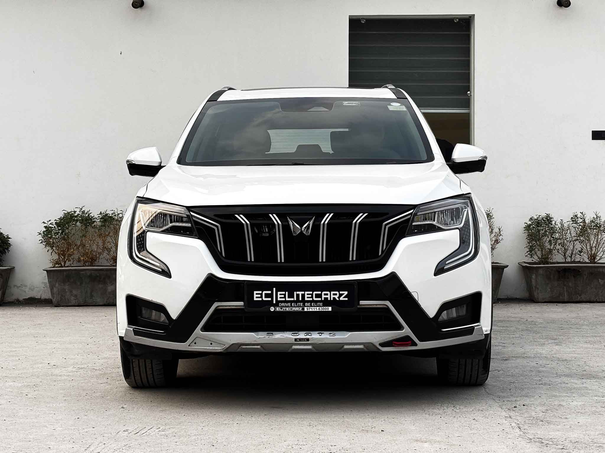2024 Mahindra XUV700 AX7L AT