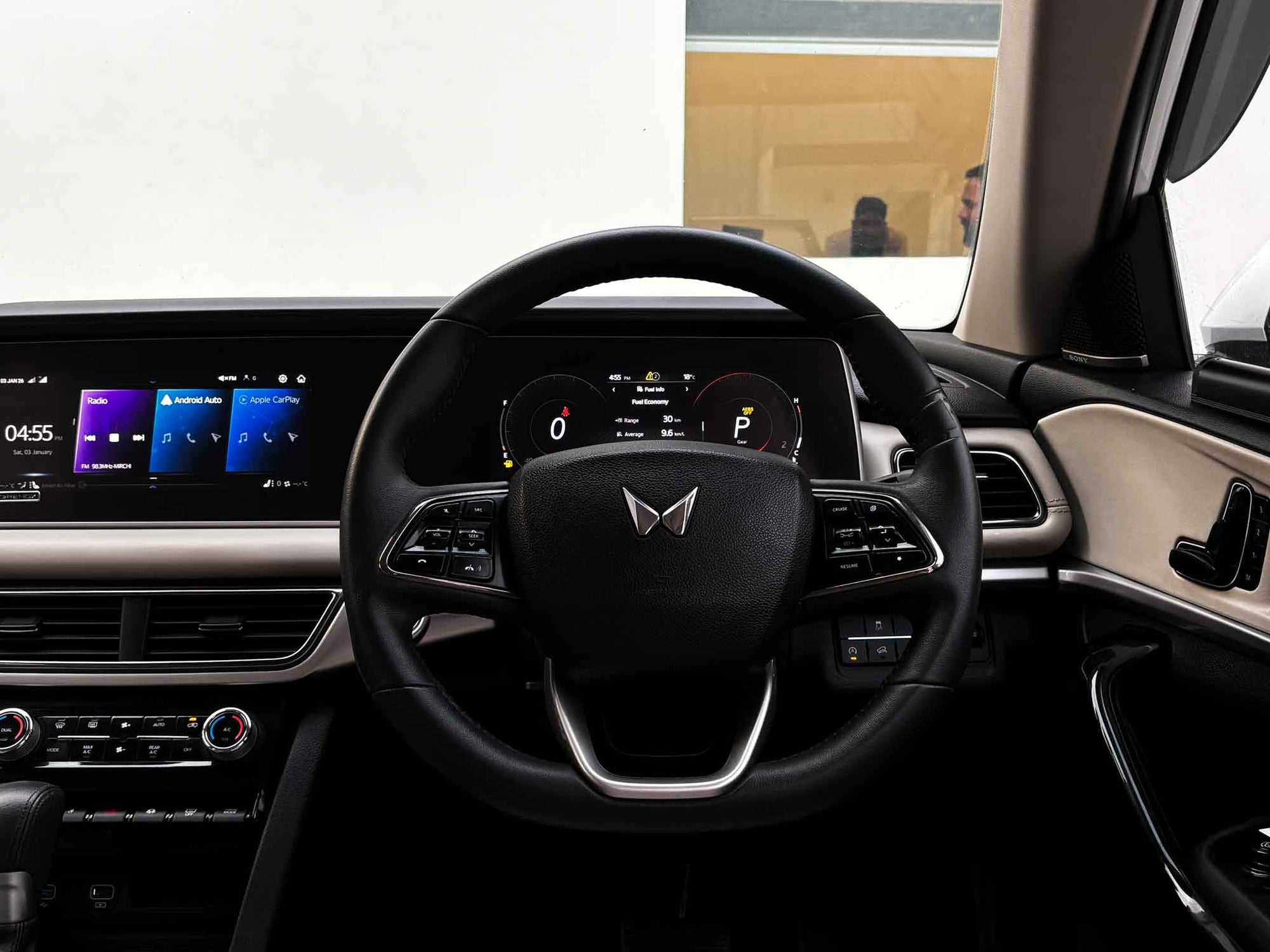 2024 Mahindra XUV700 AX7L AT