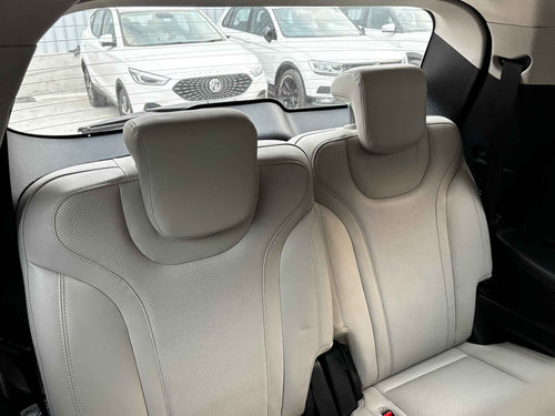 2024 Mahindra XUV700 AX7L AT