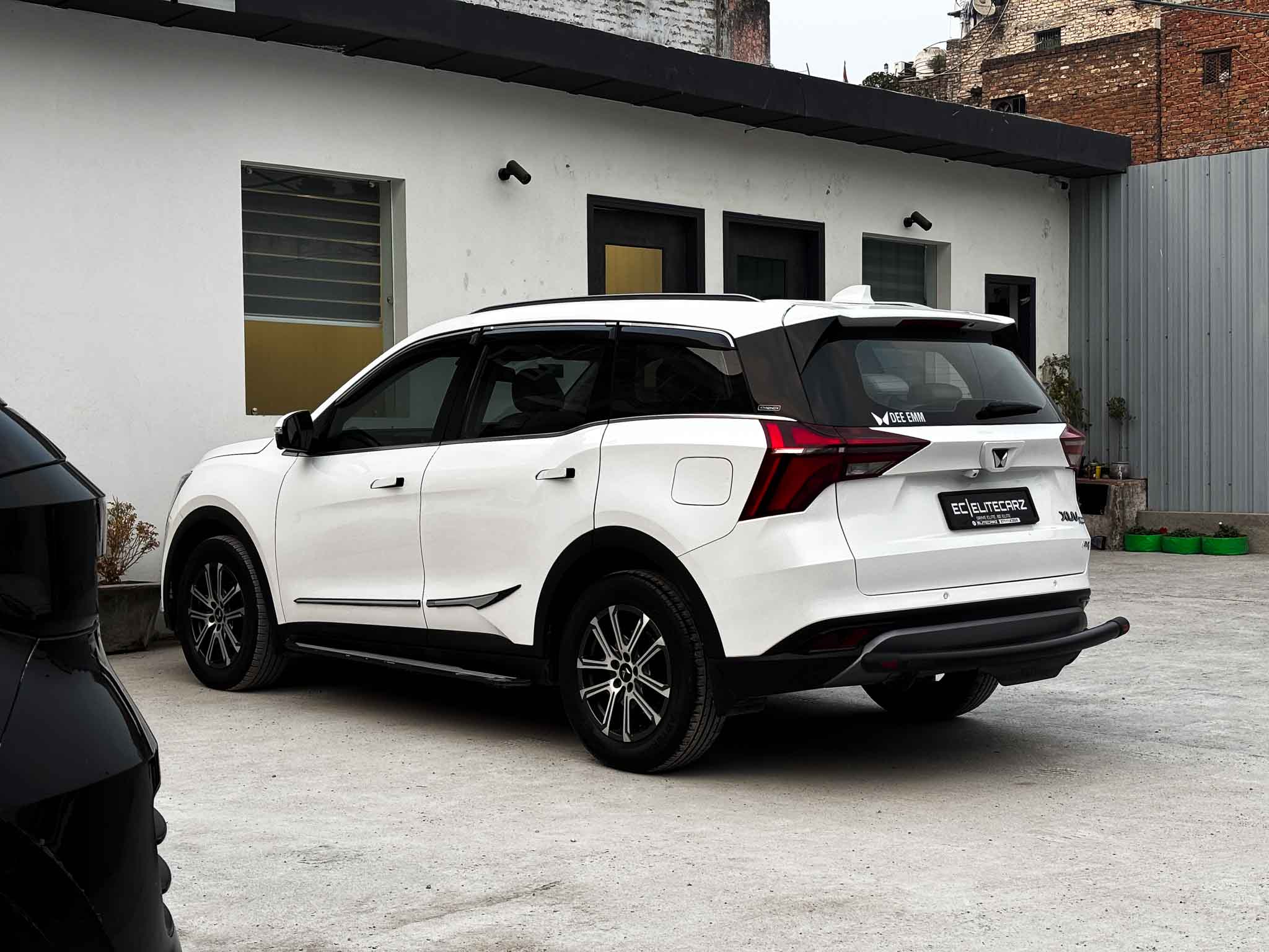 2024 Mahindra XUV700 AX7L AT