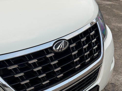 2020 Mahindra XUV500 W11 AT