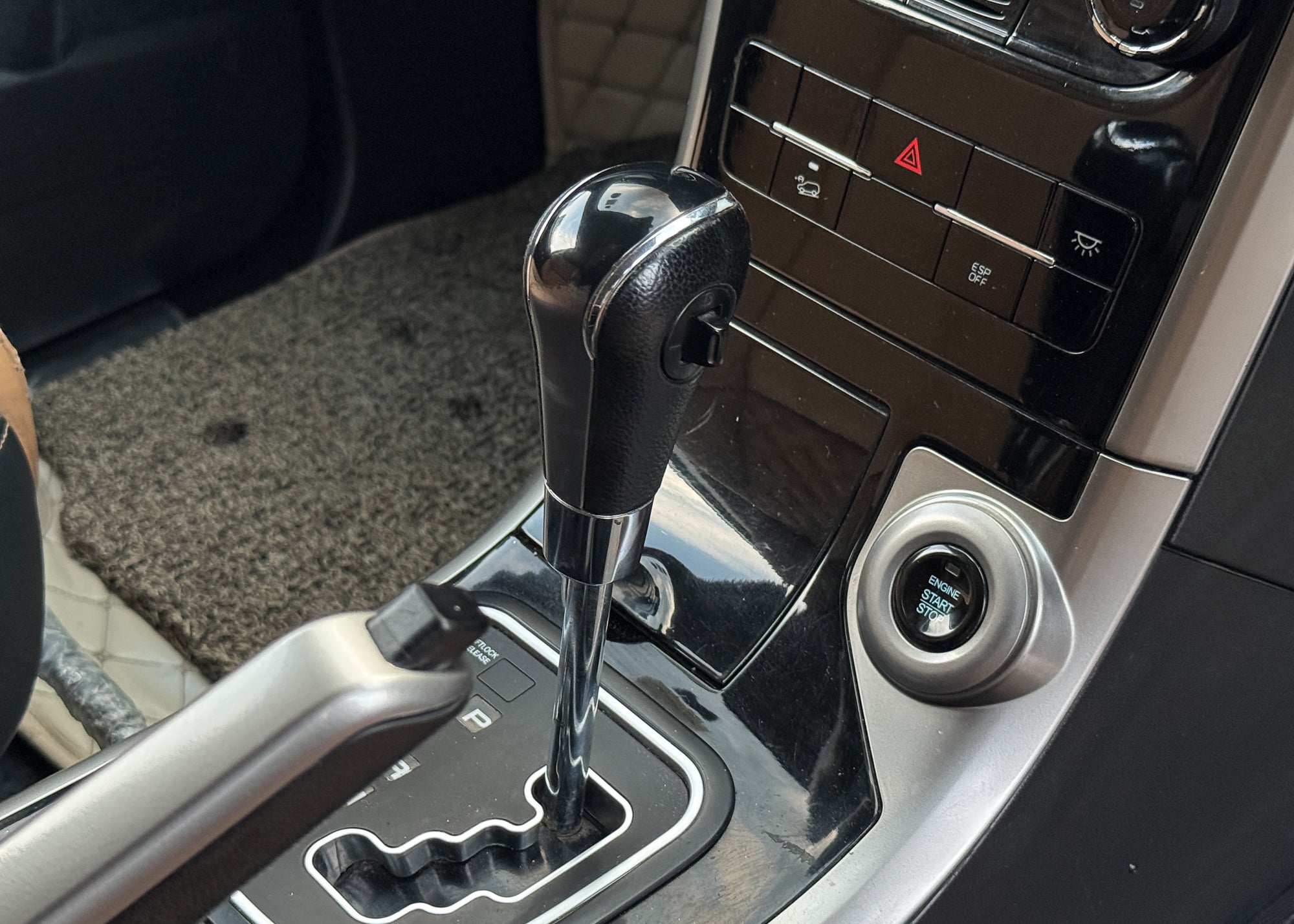 2020 Mahindra XUV500 W11 AT