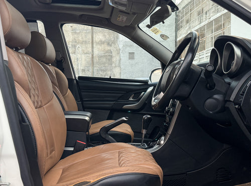 2020 Mahindra XUV500 W11 AT