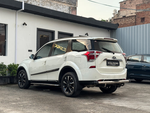 2020 Mahindra XUV500 W11 AT