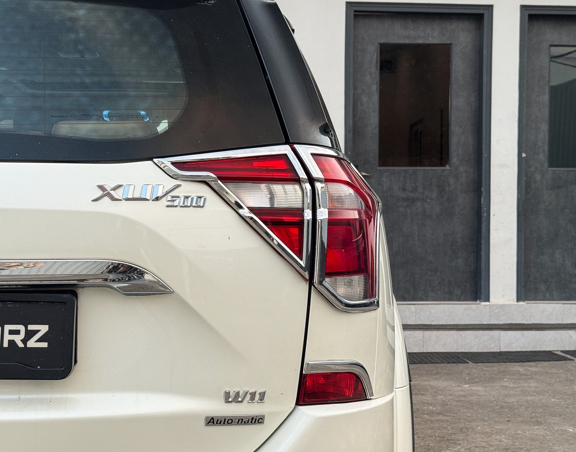 2020 Mahindra XUV500 W11 AT