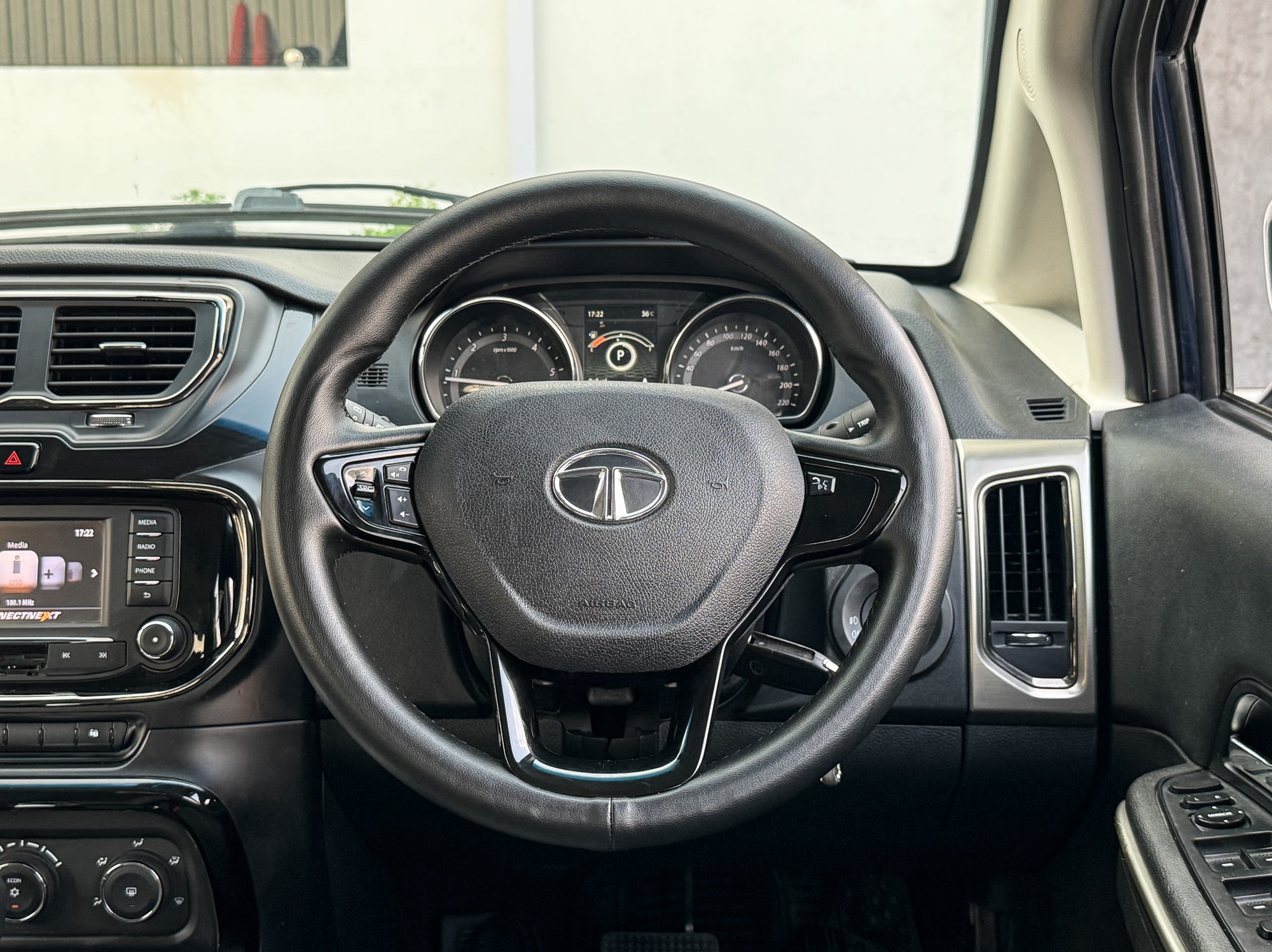 2018 Tata Hexa XMA 4X2