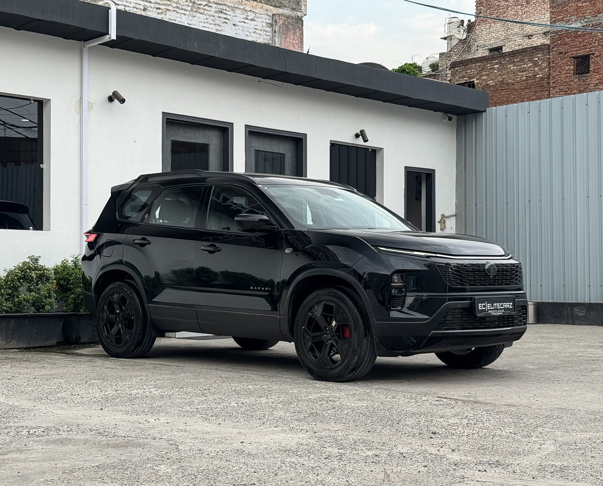 2024 Tata Safari Accomplished AT 7STR Dark Edition