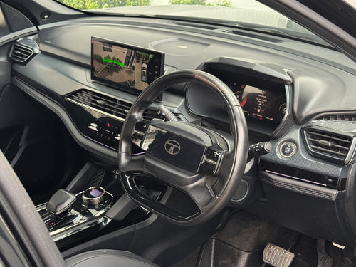 2024 Tata Safari Accomplished AT 7STR Dark Edition