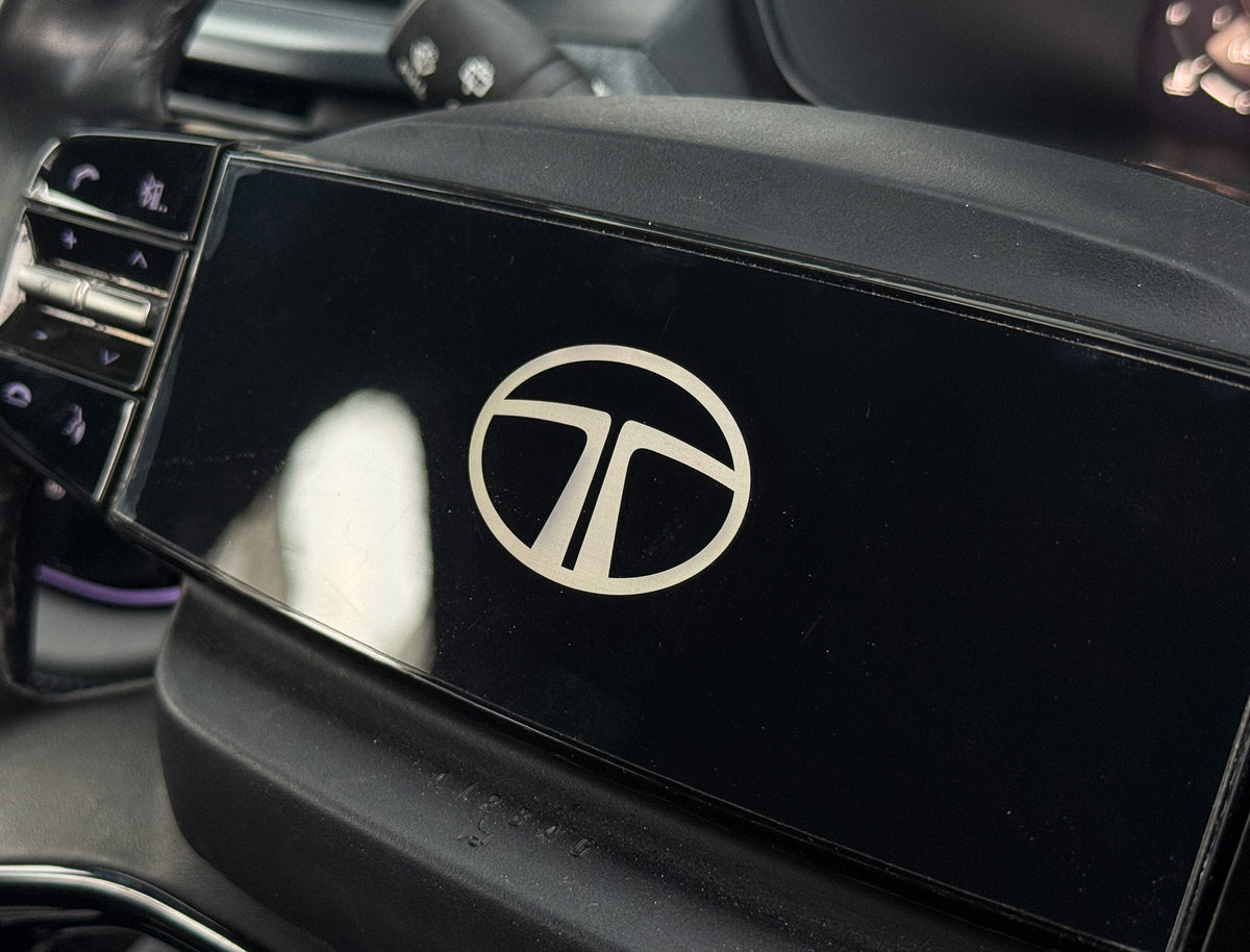 2024 Tata Safari Accomplished AT 7STR Dark Edition