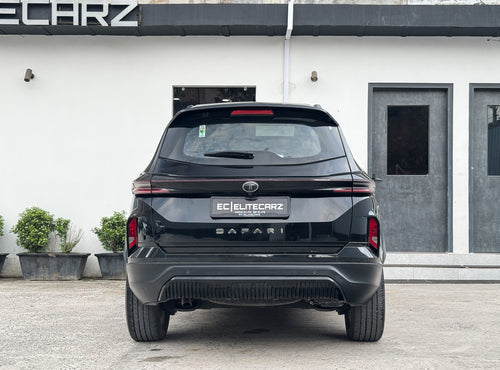 2024 Tata Safari Accomplished AT 7STR Dark Edition