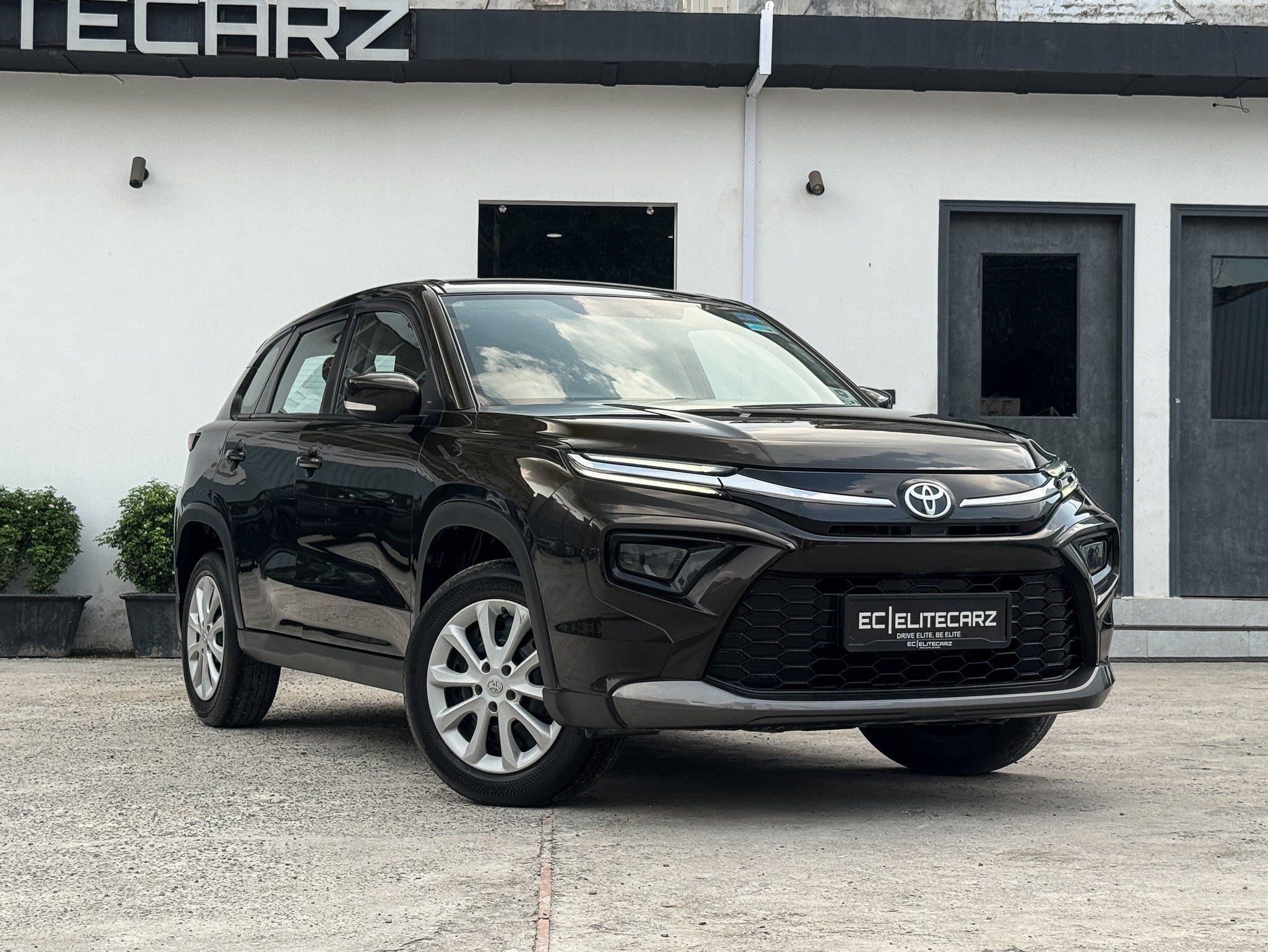 2023 Toyota Hyryder S AT NeoDrive