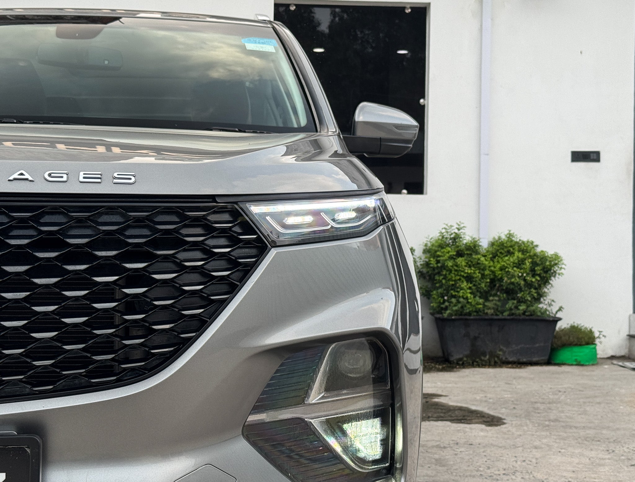 2022 MG Hector Plus Hybrid Sharp MT