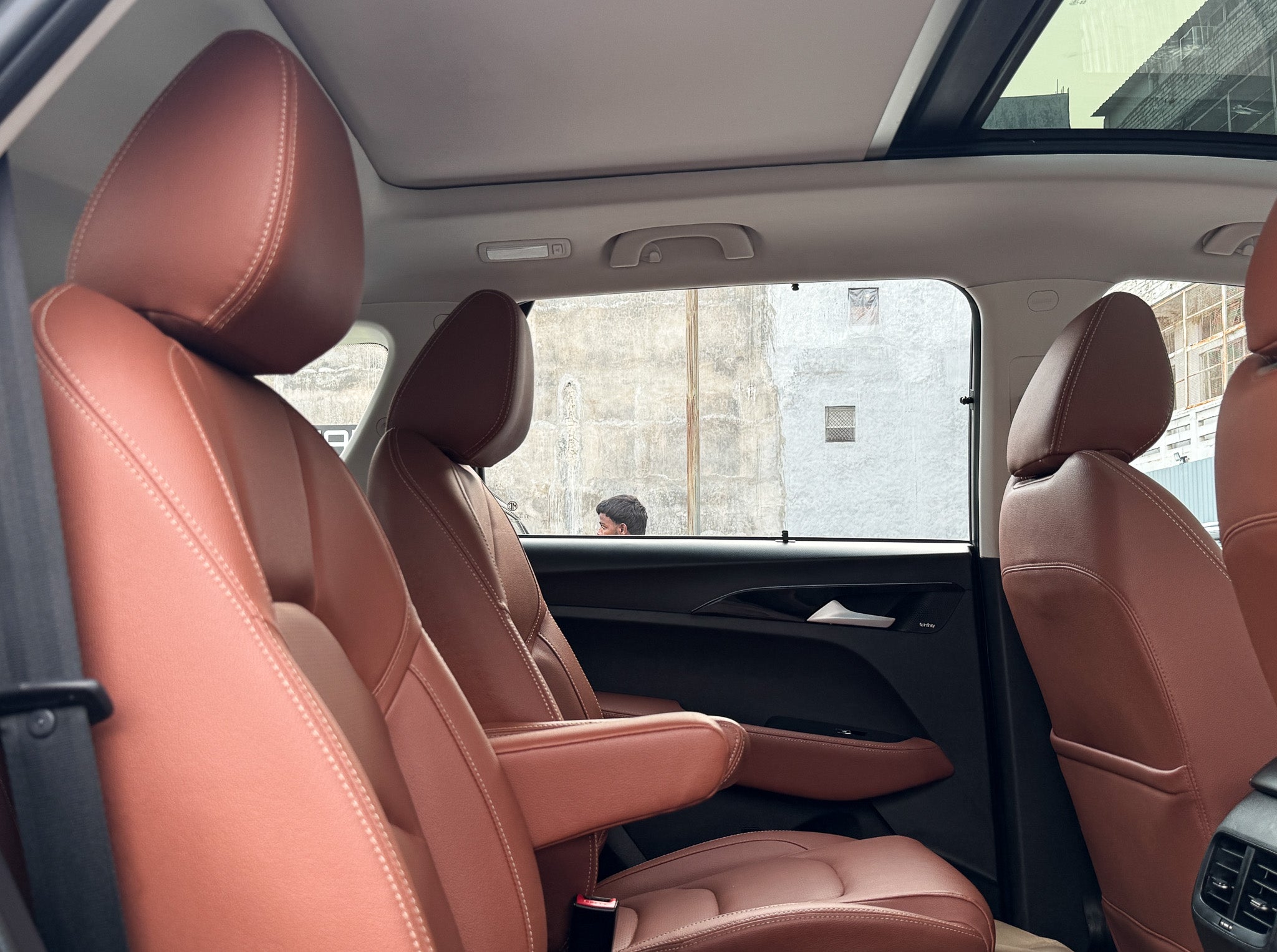 2022 MG Hector Plus Hybrid Sharp MT